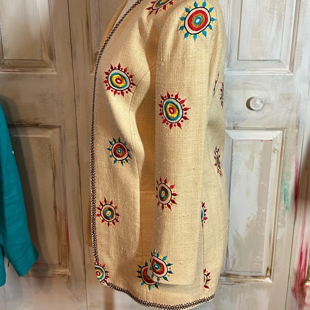 Stunning 100% silk Vintage Unique  Embroidered Cream blazer - Picture 10 of 15